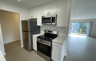 410 Evelyn Ave
