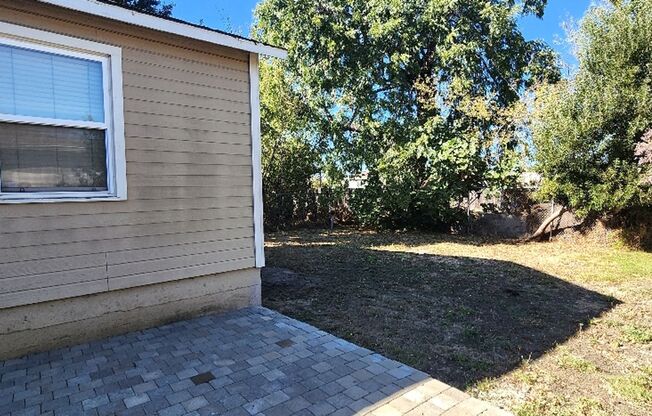 2 beds, 1 bath, $2,350