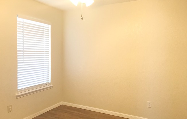 3 beds, 2 baths, $1,325