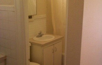 Studio, 1 bath, $895, Unit #B