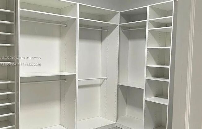 655 NW 24TH AVE FORT LAUDERDALE, FL 33311