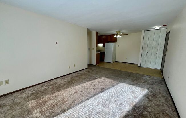 1 bed, 1 bath, $950, Unit 72