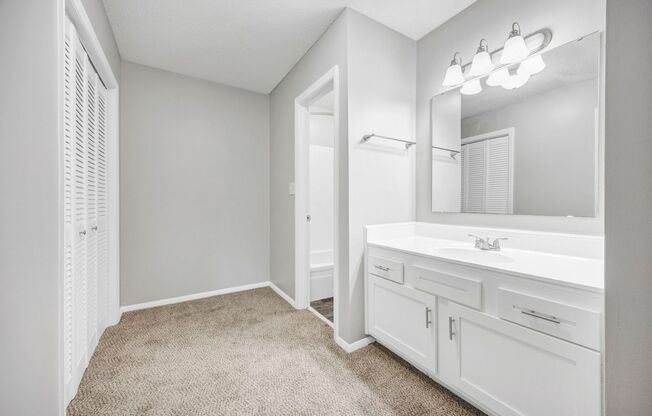 2 beds, 2 baths, 946 sqft, $1,190, Unit 807G