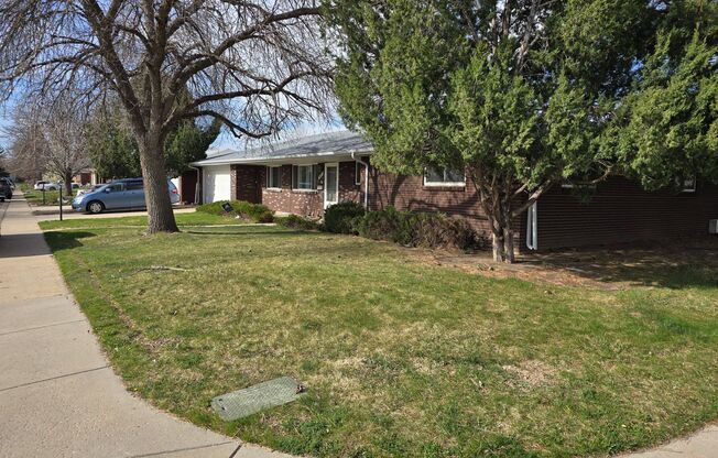 LONGMONT-3 BEDROOM, 2 BATH WITH 2 CAR GARAGE AND PRIVATE BACK YARD