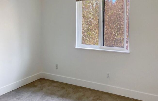 2 beds, 1 bath, 886 sqft, $1,575, Unit 117