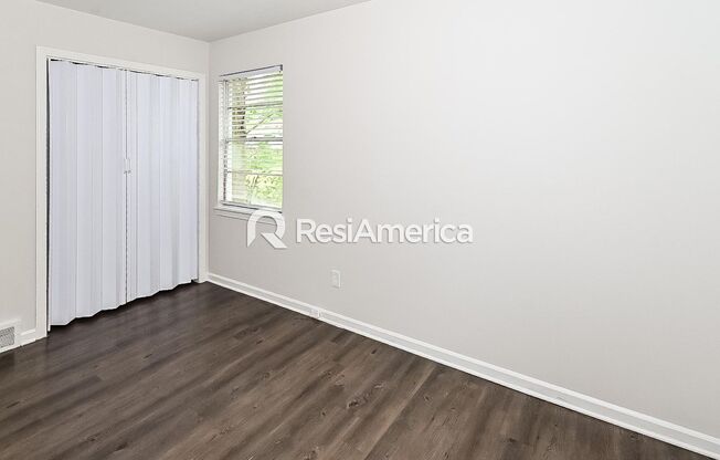 3 beds, 1 bath, $1,195