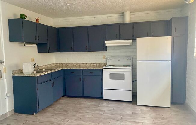 2 beds, 1 bath, $850