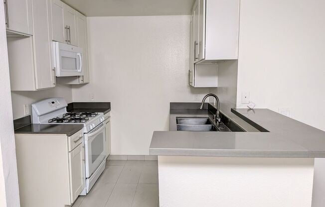 1 bed, 1 bath, 608 sqft, $1,641, Unit 229