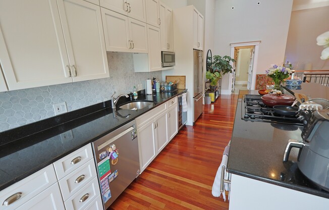 16 HAMPSTEAD RD