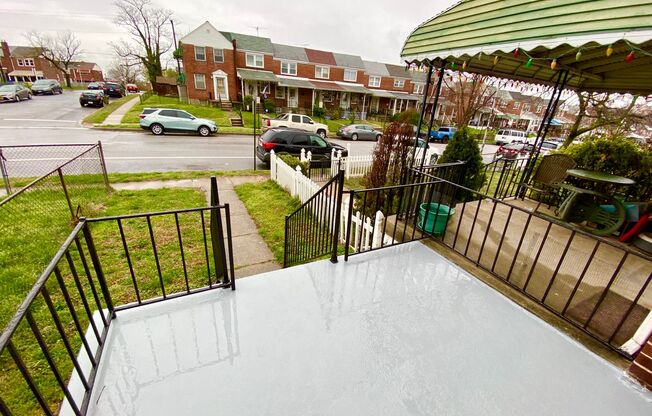 Charming 2 Bedroom/1 Bathroom Townhome in Medford!