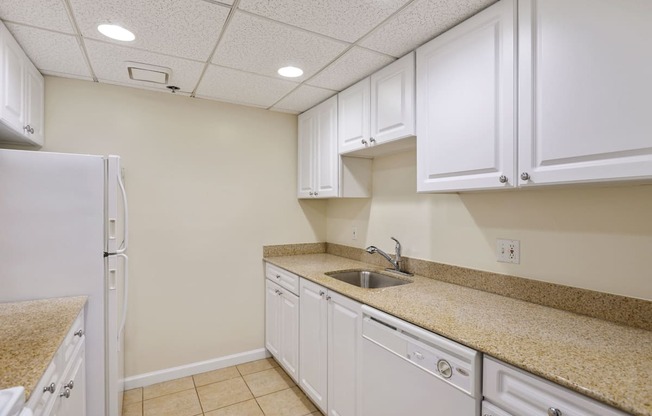 Kitchen with classic appliances at Lenox Club, Arlington, VA, 22202