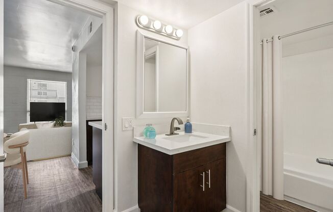 1 bed, 1 bath, 654 sqft, $1,199, Unit 159