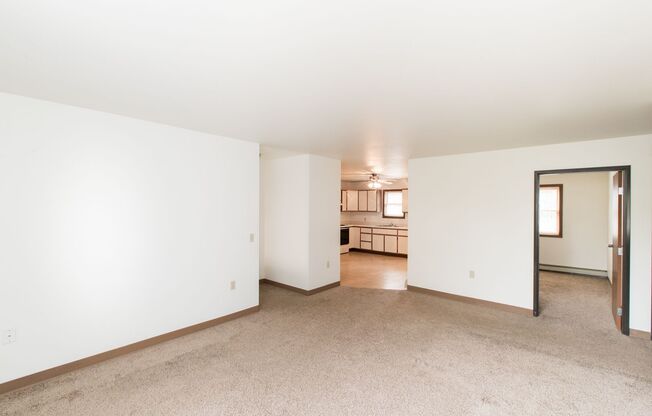 2 beds, 1 bath, 900 sqft, $1,045, Unit 2950
