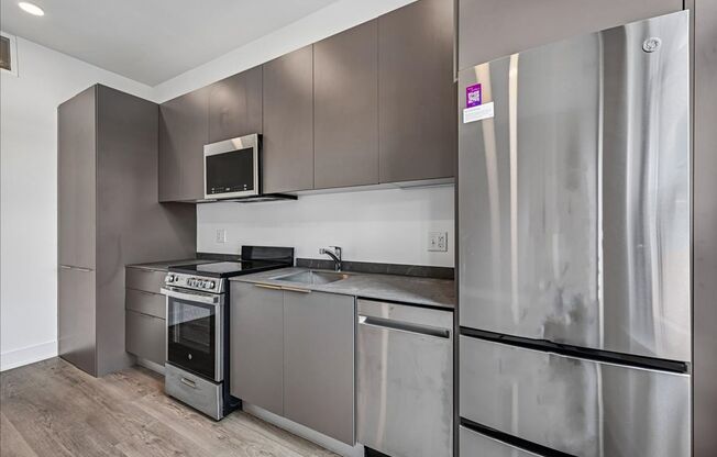 1 bed, 1 bath, 569 sqft, $1,899, Unit 208