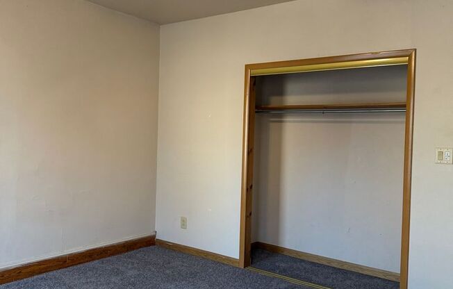 2 beds, 1 bath, $875, Unit 76 E Fulton Street Apt 2F Gloversville, NY 12078