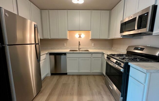 3 beds, 2 baths, $1,695, Unit 224