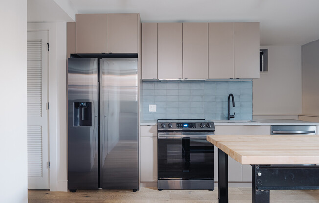 2228 N KEDZIE