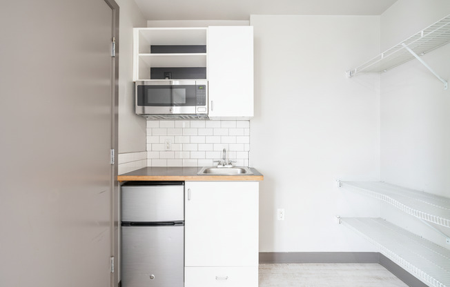 Studio, 1 bath, 152 sqft, $795, Unit 212