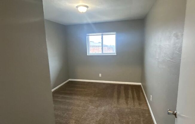 2 beds, 1 bath, 750 sqft, $1,095, Unit B10 1011 16