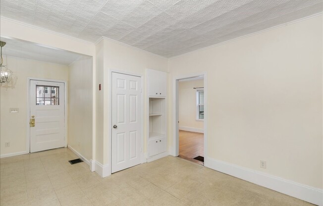 2 beds, 1 bath, 1,375 sqft, $2,700, Unit 1