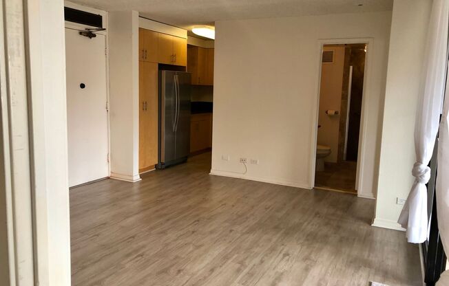 2 beds, 2 baths, $2,695, Unit # 705