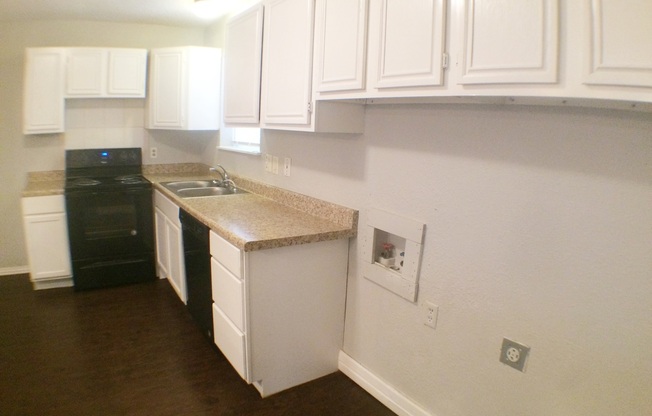 Charming 4 Bed Home In Garland!