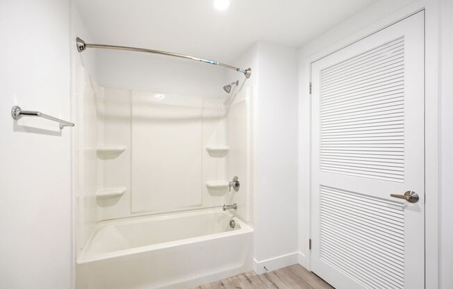 2 beds, 2 baths, 1,037 sqft, $2,950, Unit 401