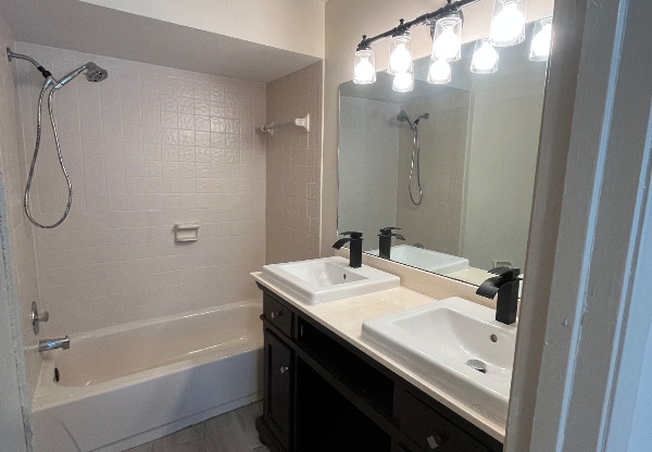 4 ATRIUM DR