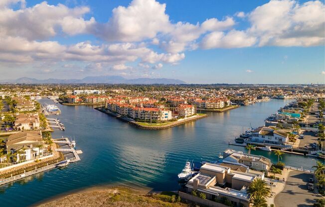 Oxnard | WATERFRONT | 3 Bed + 3.5 Bath | Fully Furnished | 4490 Eastbourne Bay