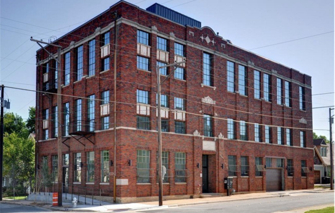 1329 College Avenue Apts