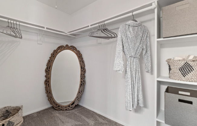 1 bed, 1 bath, 865 sqft, $1,870, Unit 387