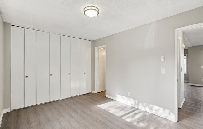 2 beds, 1 bath, 987 sqft, $1,499, Unit 06