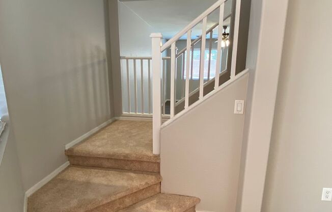 4 Bedroom, 3 bath, two story with loft in Glendale