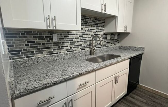 2 beds, 2 baths, 966 sqft, $1,100, Unit 1012