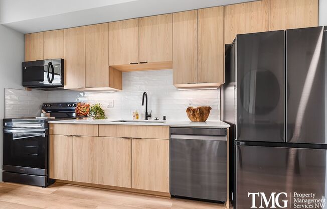 1 bed, 1 bath, 570 sqft, $1,800, Unit 402