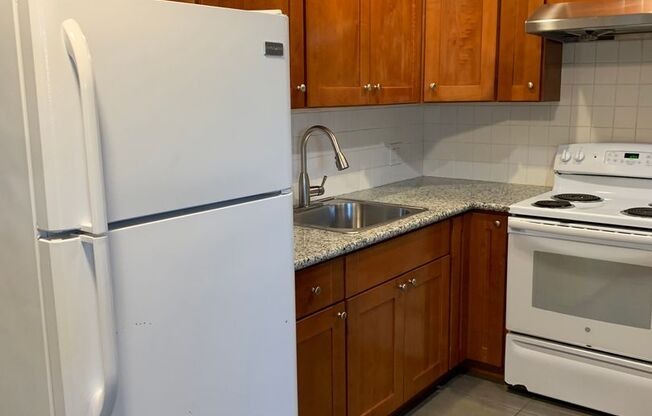 1 bed, 1 bath, $2,195, Unit 1516-C