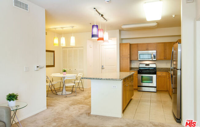 2 beds, 2 baths, 1,042 sqft, $3,200, Unit 115
