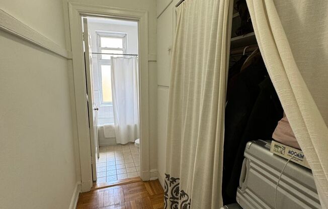 2 beds, 1 bath, $3,100, Unit 505-3S