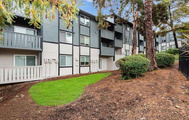 Rolling Hills patios, decks and common area