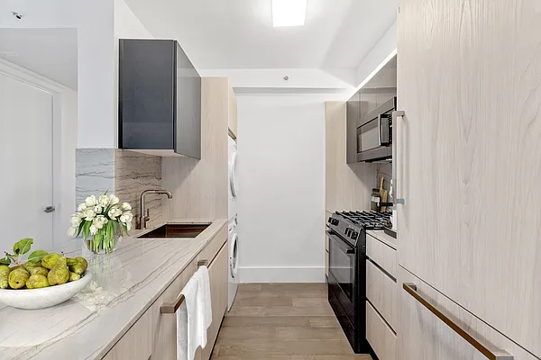 Studio, 1 bath, $5,760, Unit 35A