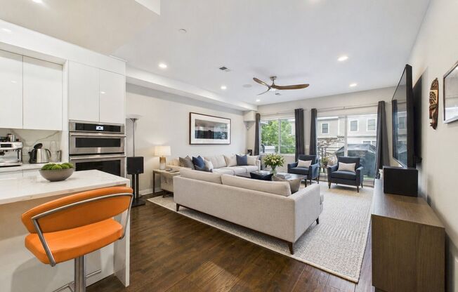 Philly Magazine-Featured Luxury 3 Bed Condo with Huge Roof Deck & Skyline Views