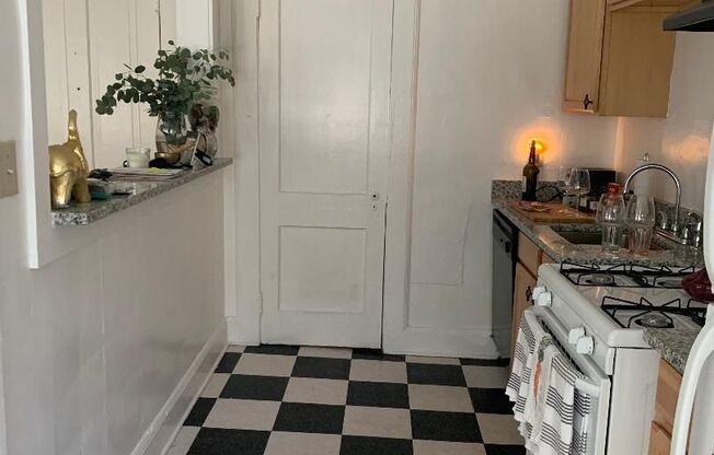 1 bed, 1 bath, 750 sqft, $1,895, Unit 873-19