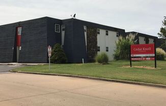 500 W Walnut Lawn