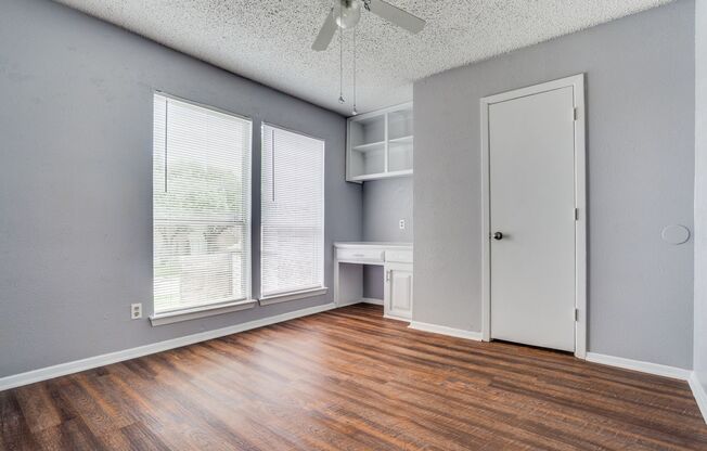 4 Bedroom Townhome — Great Plano Location — Available NOW!