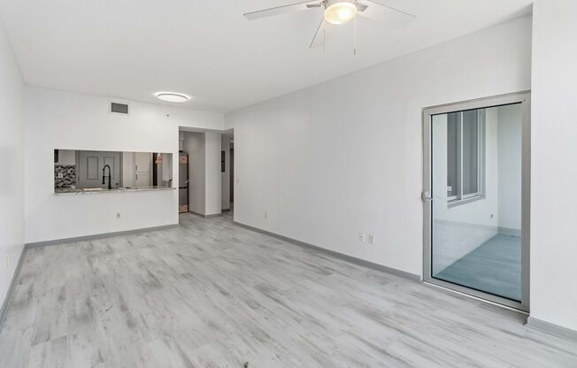 2 beds, 2 baths, $2,795, Unit Unit 1013