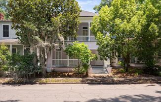 2-Bedroom Apartment in Prime Savannah Location – Pet Friendly!