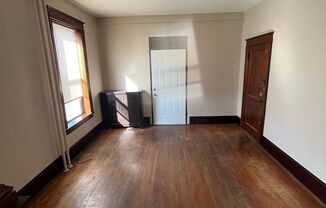 1 bed, 1 bath, $1,100, Unit 52-1F