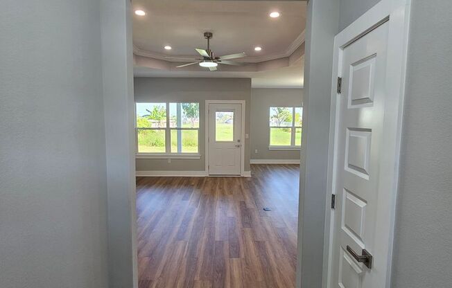 Beautiful Open Concept NEW CONSTRUCTION! *1/2 Off Security Deposit for Active-Duty Military!*