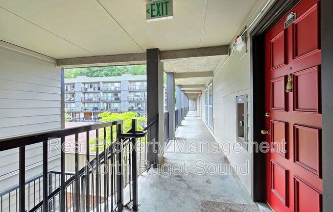 9517 NE 180 ST