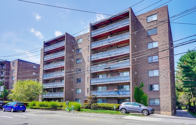 1 bed, 1 bath, 760 sqft, $2,400, Unit D76